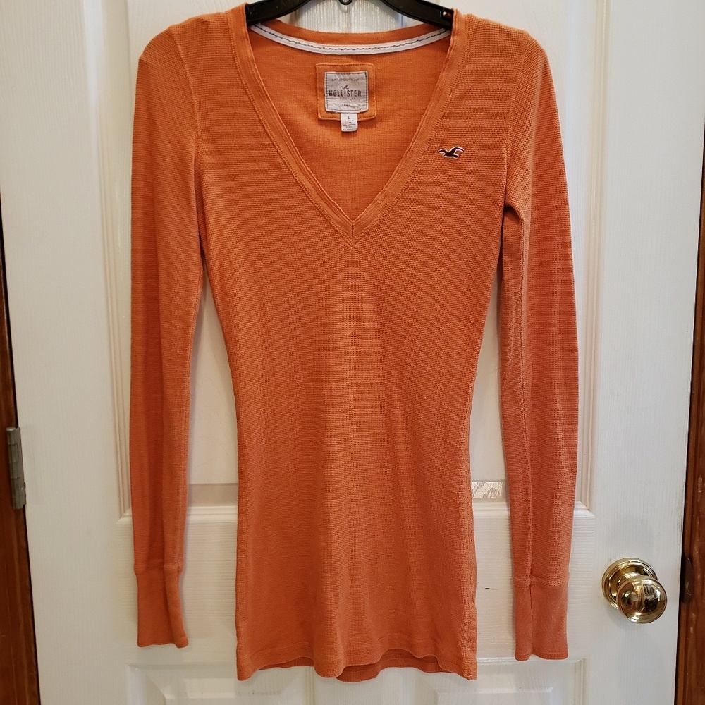 Hollister V-neck long sleeved thermal size L